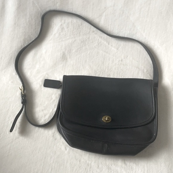 Coach Handbags - Coach Vintage Leather USA City Bag In Black BEAUTIFUL